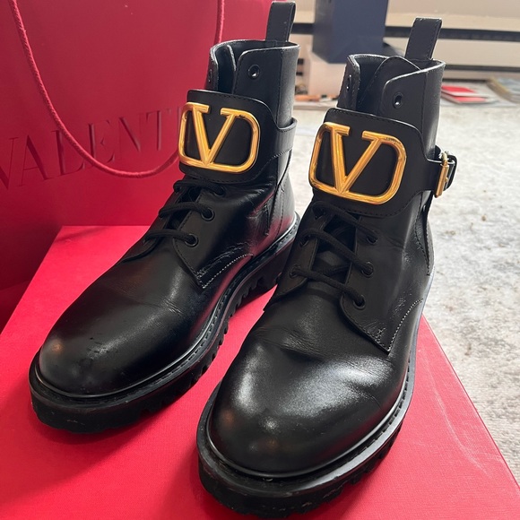 Valentino V Logo Combat Boot Size 40 - Picture 3 of 5